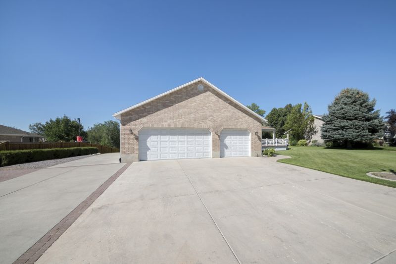 Wood Garage Installation in Pearland, TX